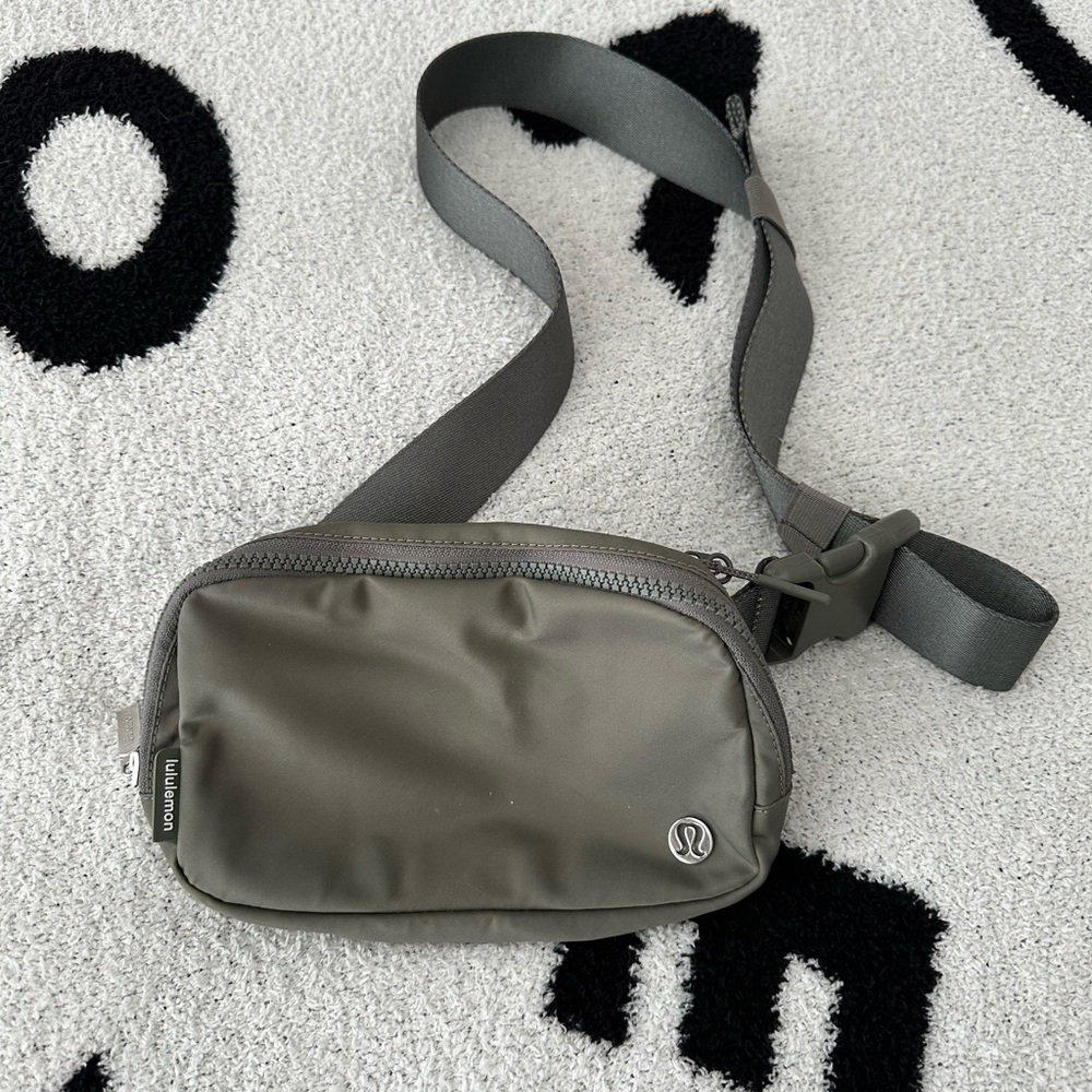 lululemon Gray Sage Everywhere Belt Bag